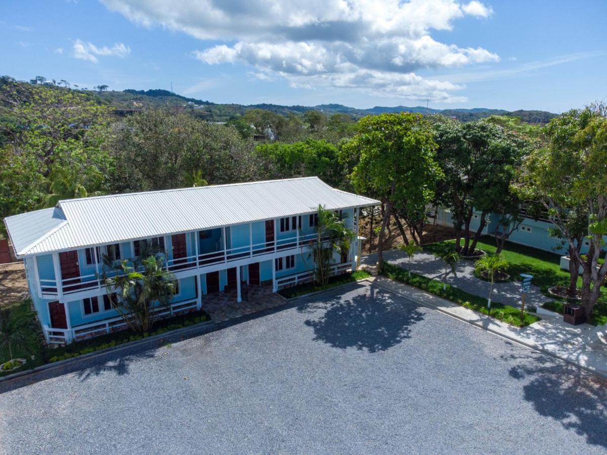 Hotel And Dive Center Roatan Yacht Club French Harbour Exterior foto